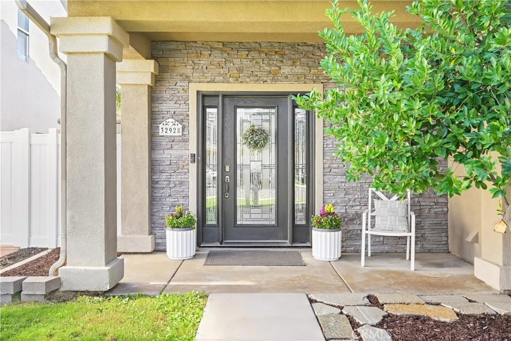 32928 Starlight Street, Wildomar, California 92595 home-pic-1